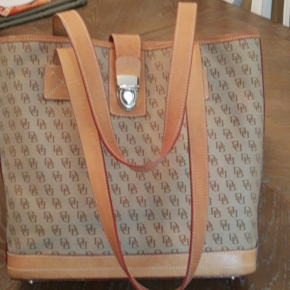 Dooney & Bourke tote bag